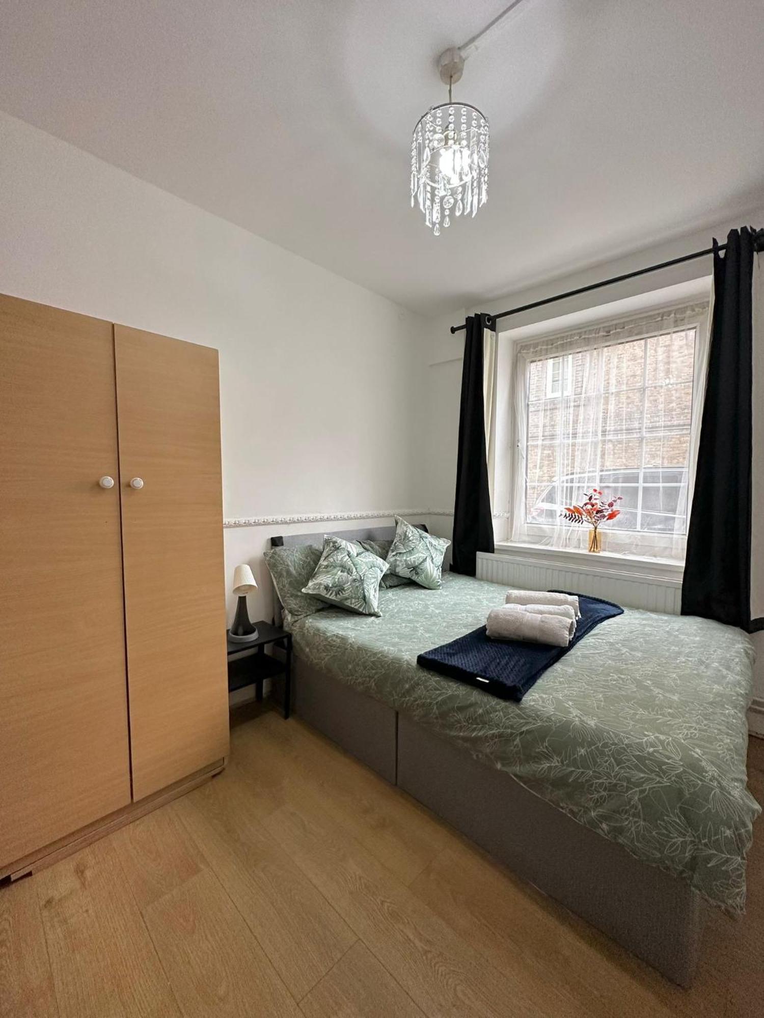 Lovely Spacious 2 Bedroom Flat In Bethnal Green, 3mins Away From Station Apartament
