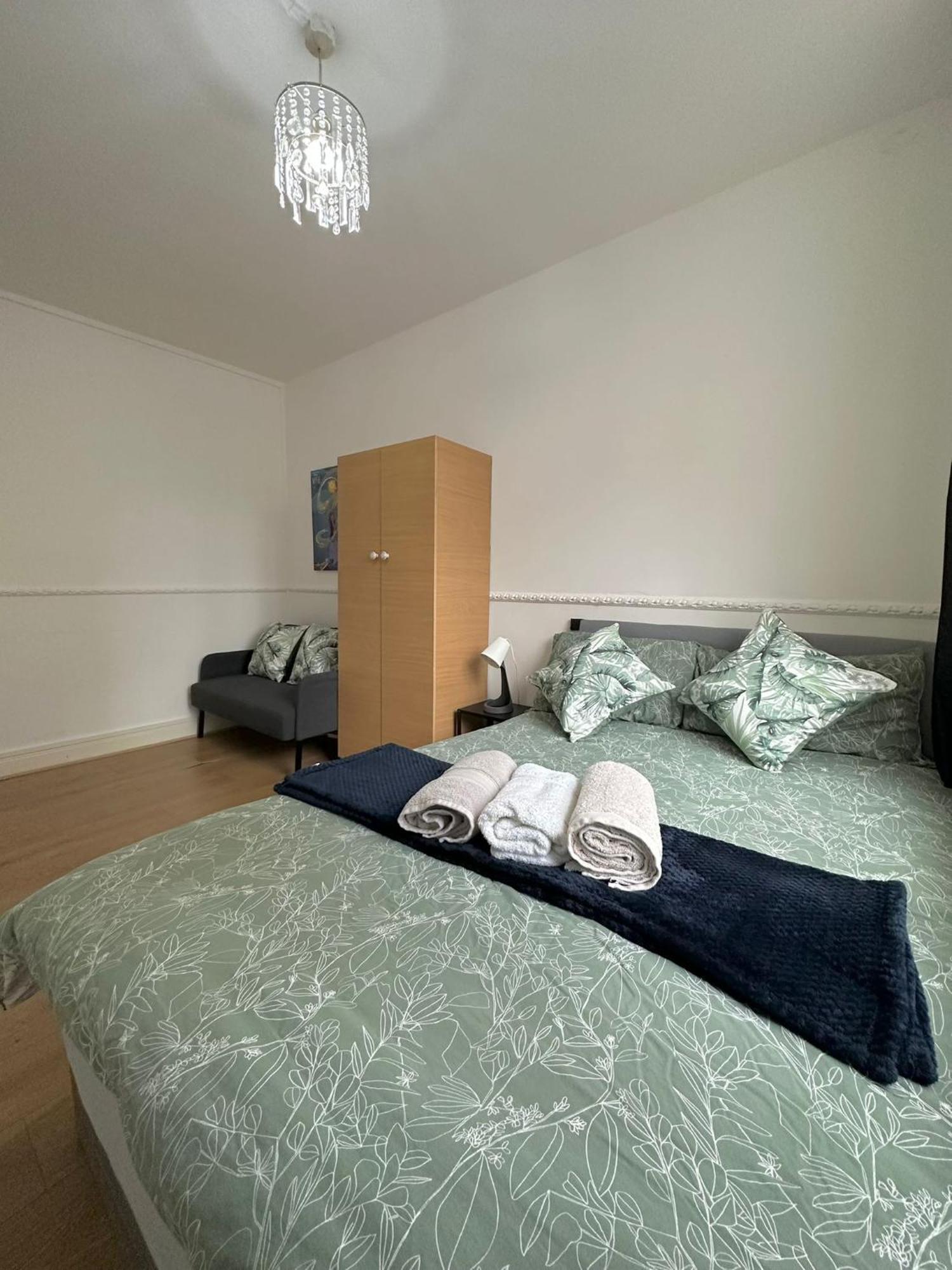 Apartament Lovely Spacious 2 Bedroom Flat In Bethnal Green, 3mins Away From Station *