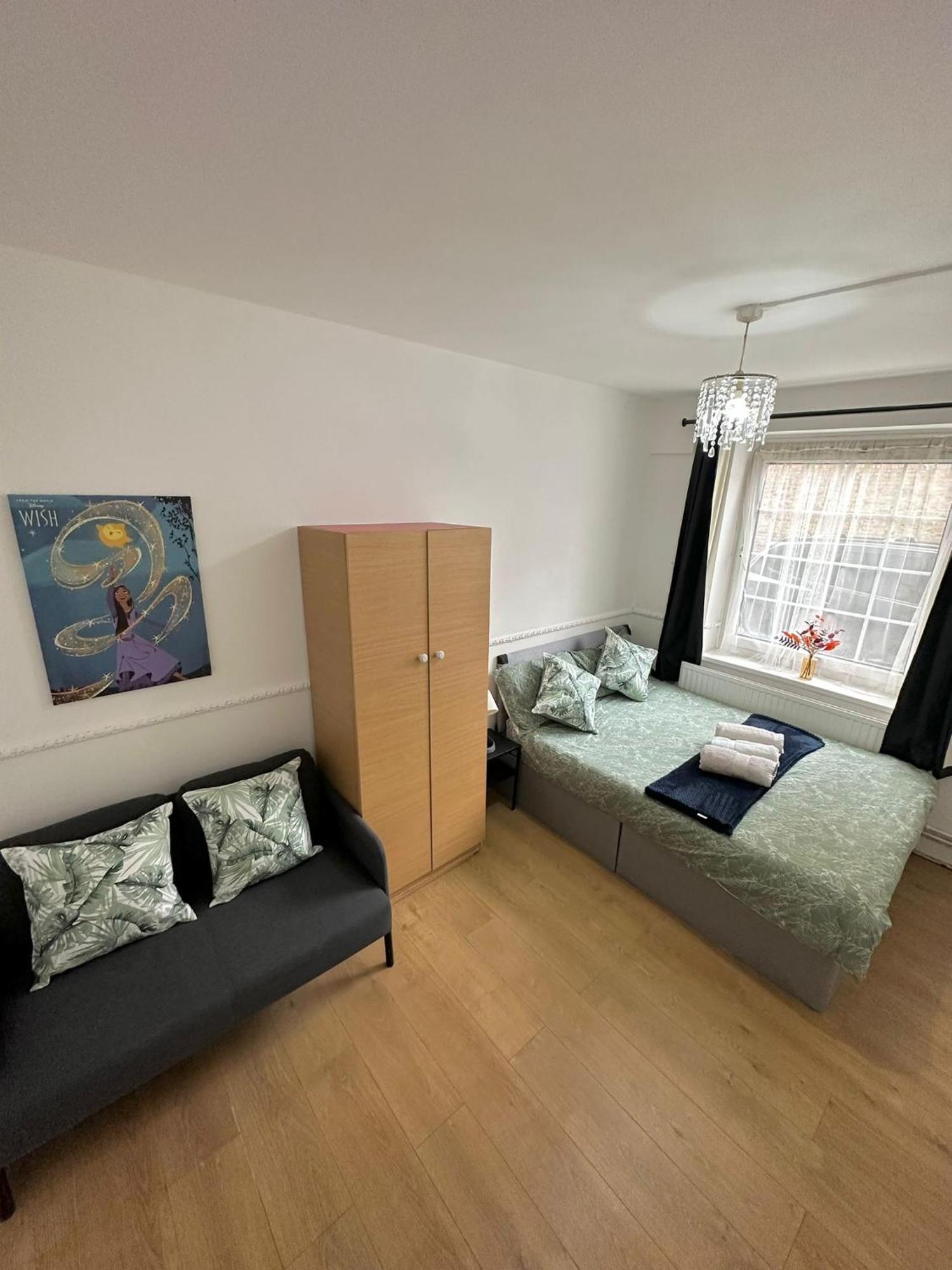 Lovely Spacious 2 Bedroom Flat In Bethnal Green, 3mins Away From Station Appartamento *