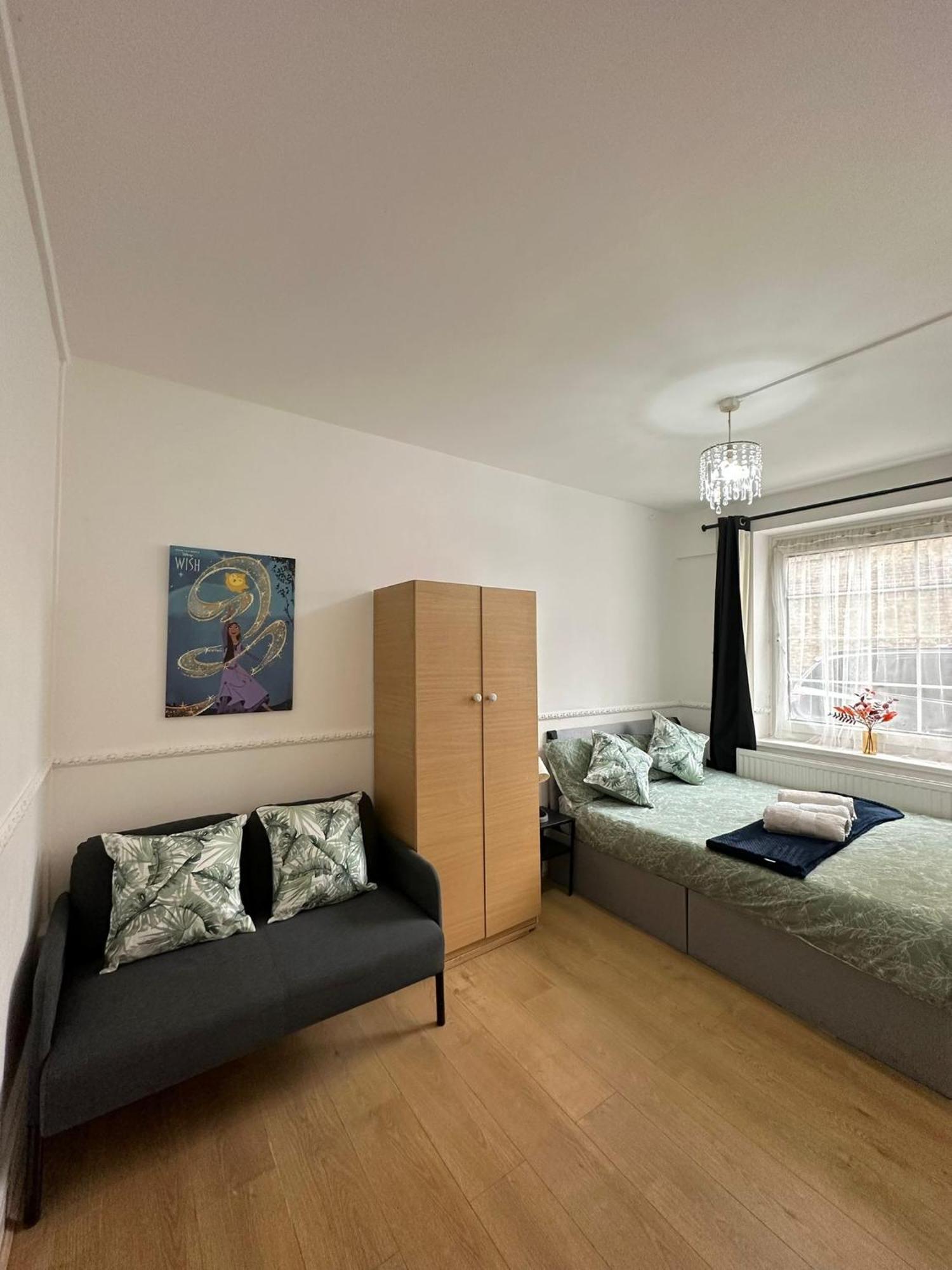 Lovely Spacious 2 Bedroom Flat In Bethnal Green, 3mins Away From Station Appartamento Londra