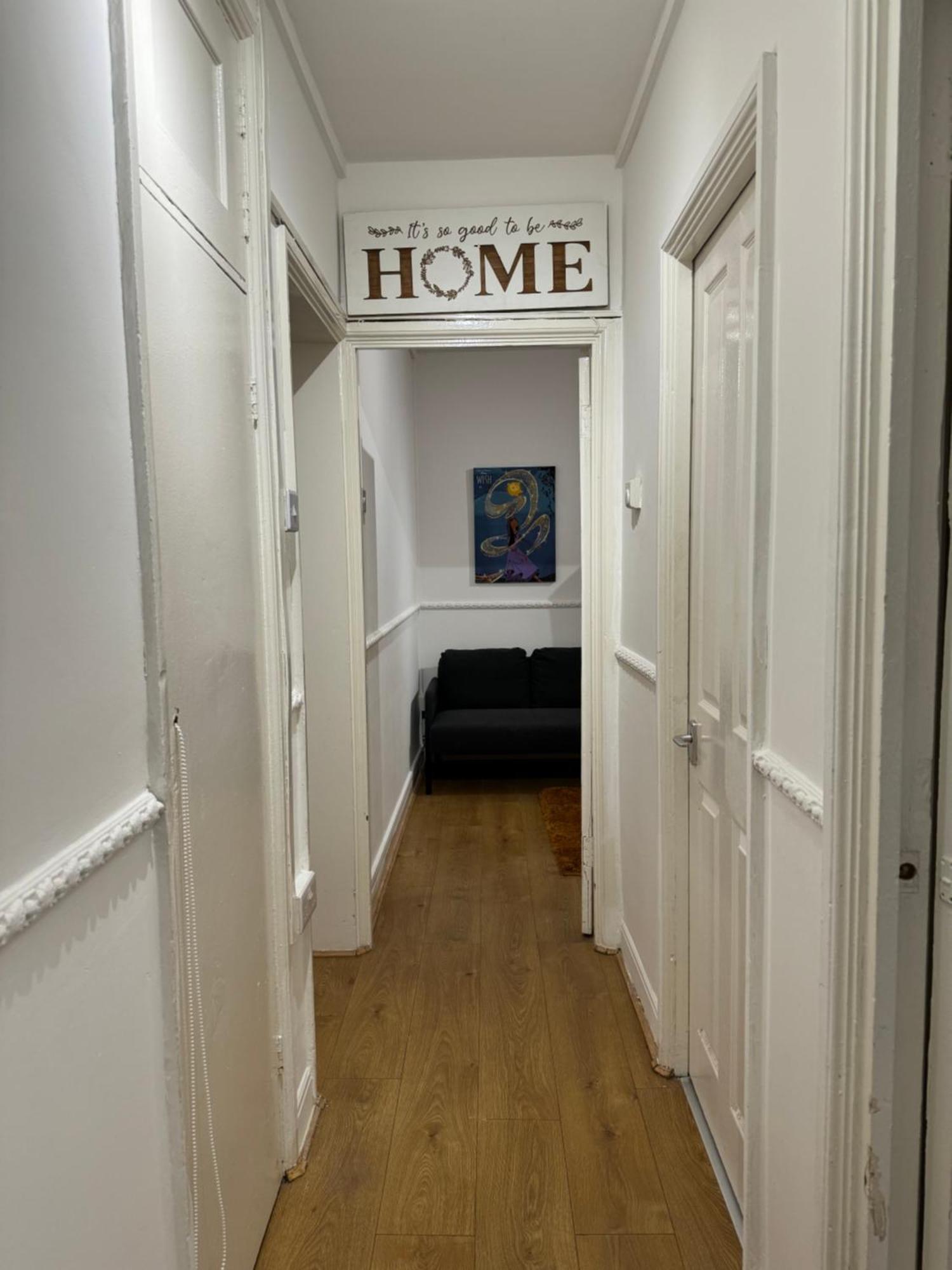 Lovely Spacious 2 Bedroom Flat In Bethnal Green, 3mins Away From Station Appartamento